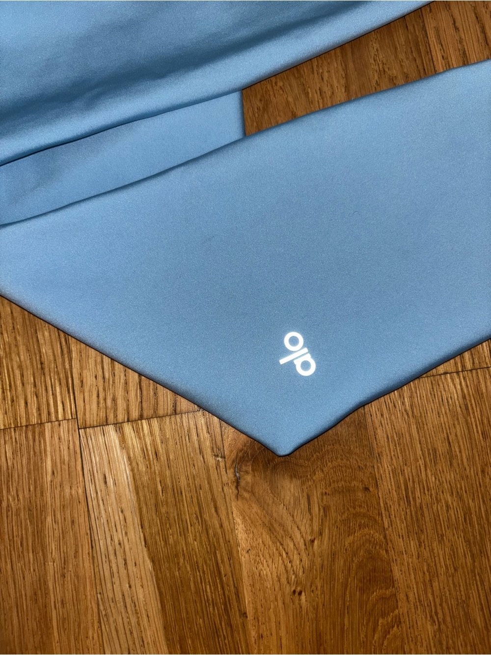 ALO Yoga Sky Blue Airlift Legging and Top set S/M - Picture 3 of 5